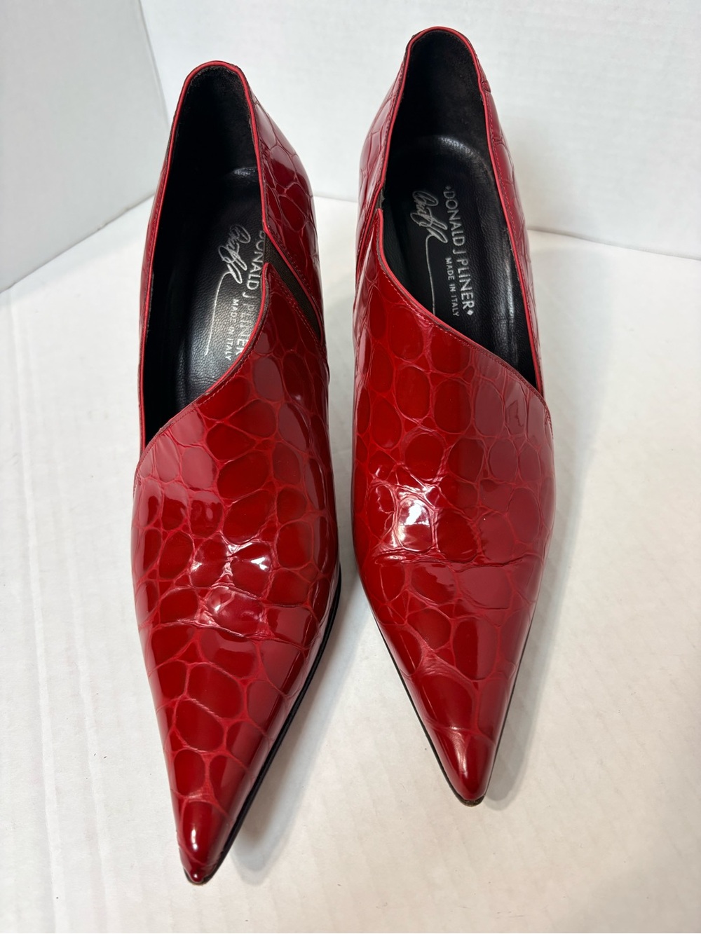 Sexy Donald J. Red Patent Leather Croc-Embossed  Pointed-Toe Pumps Metal Heel 8